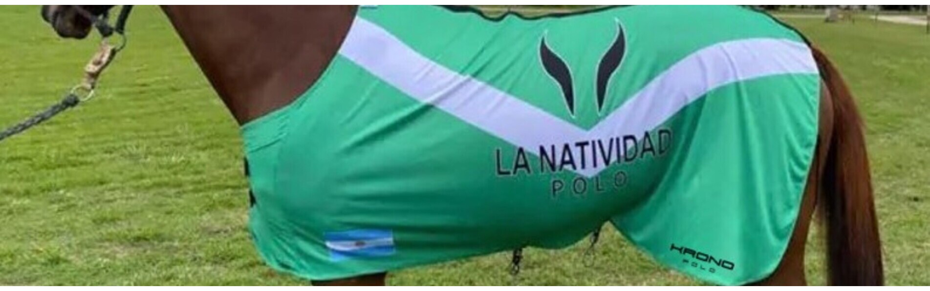 https://www.kronopolo.es/image/cache/catalog/Blog/La%20Natividad%20Polo%20Field%20Blanket%20(1)%20(1)-1903x596.jpg