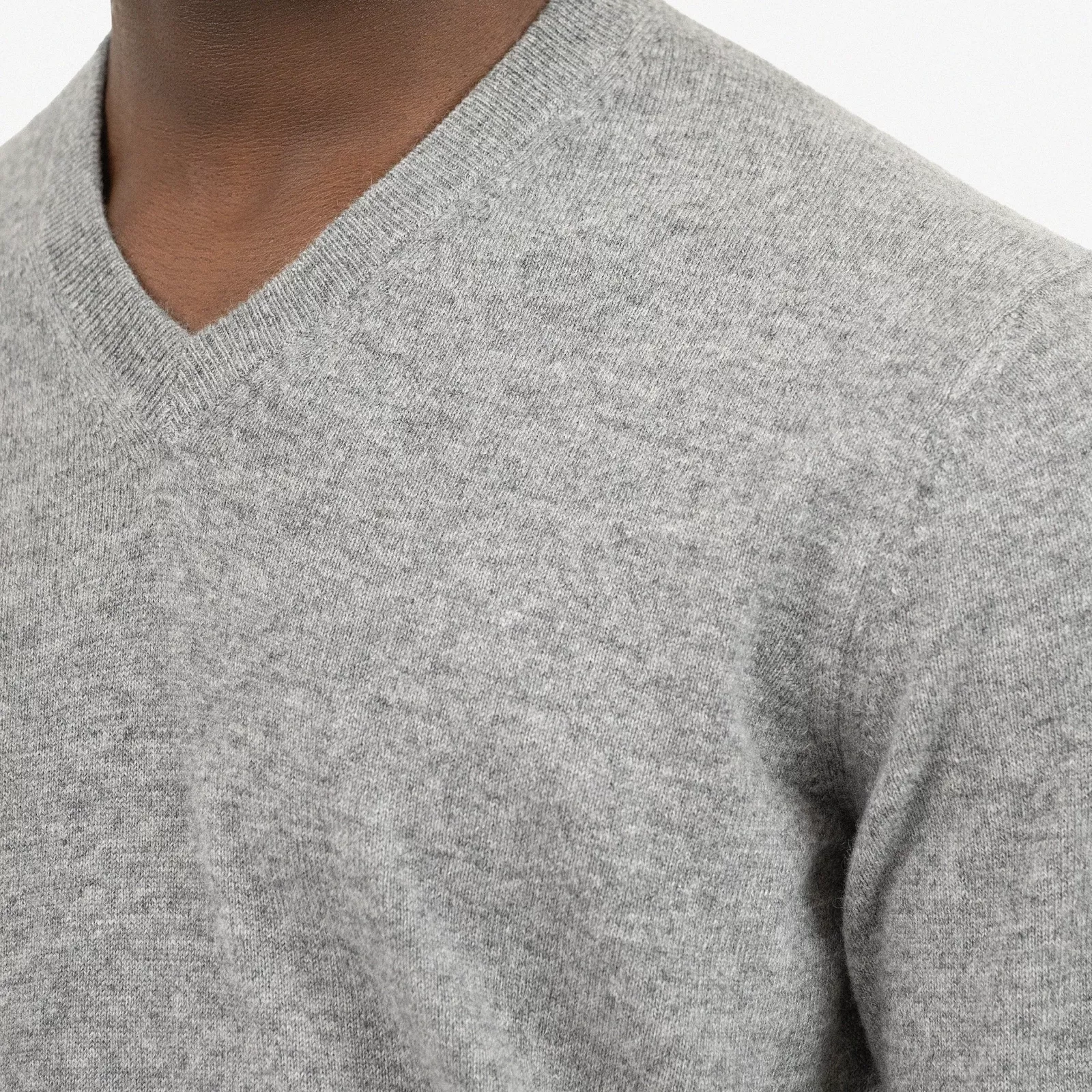 Jersey de Cachemir Cuello en V Gris Jersey de Cachemir Cuello en V Gris