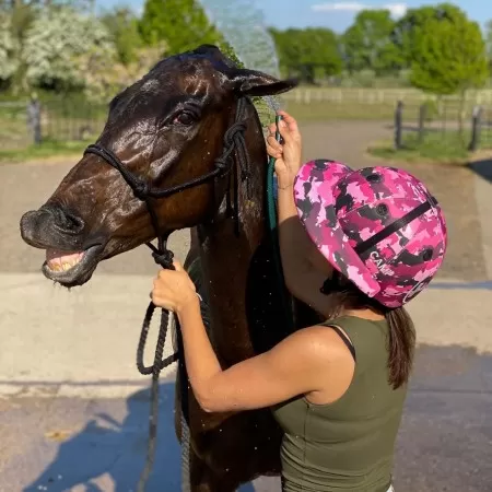 Casco Camuflaje Caballos Rosados